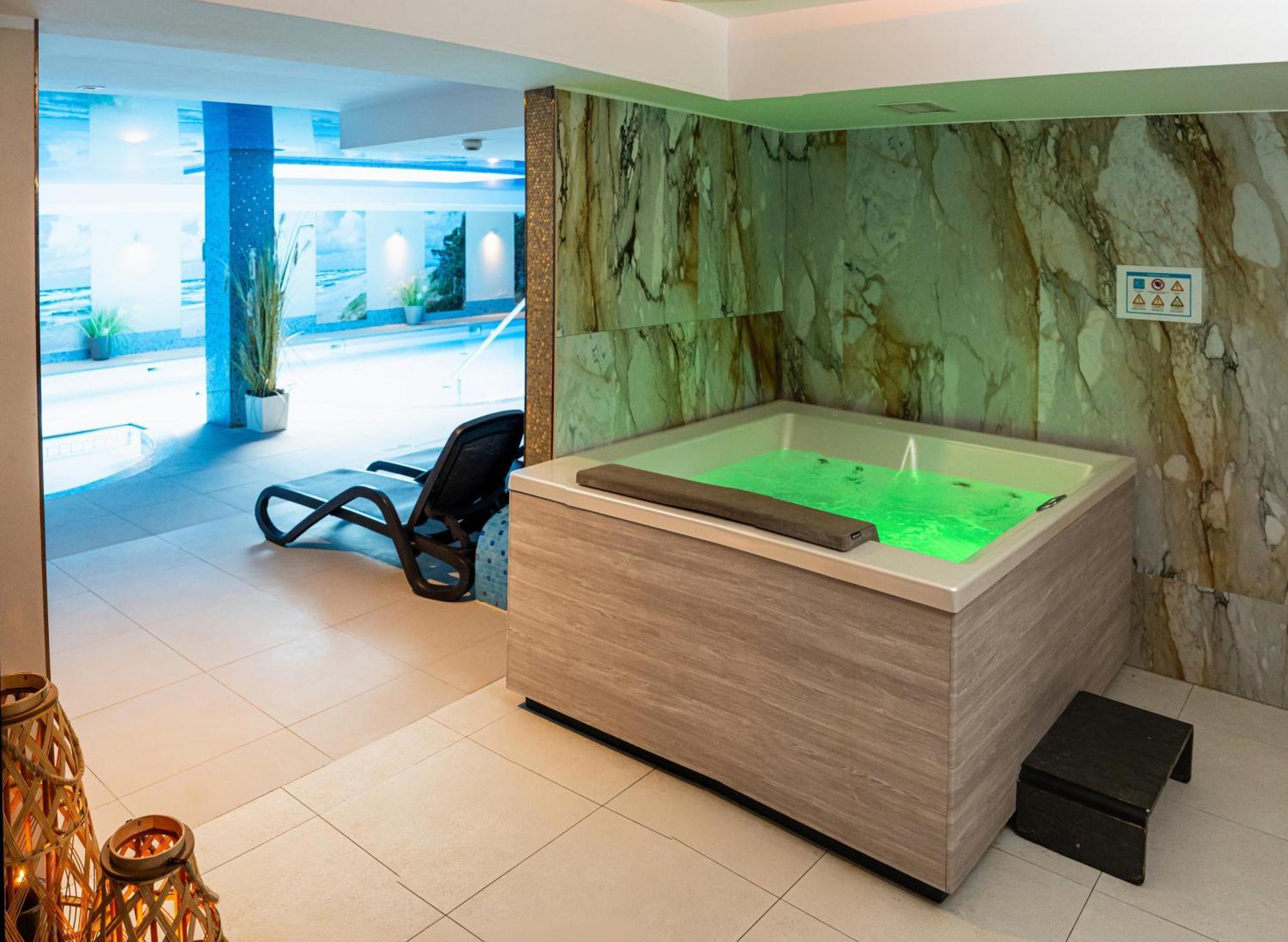 Hotel Szafir Jastrzębia Góra 외부 사진